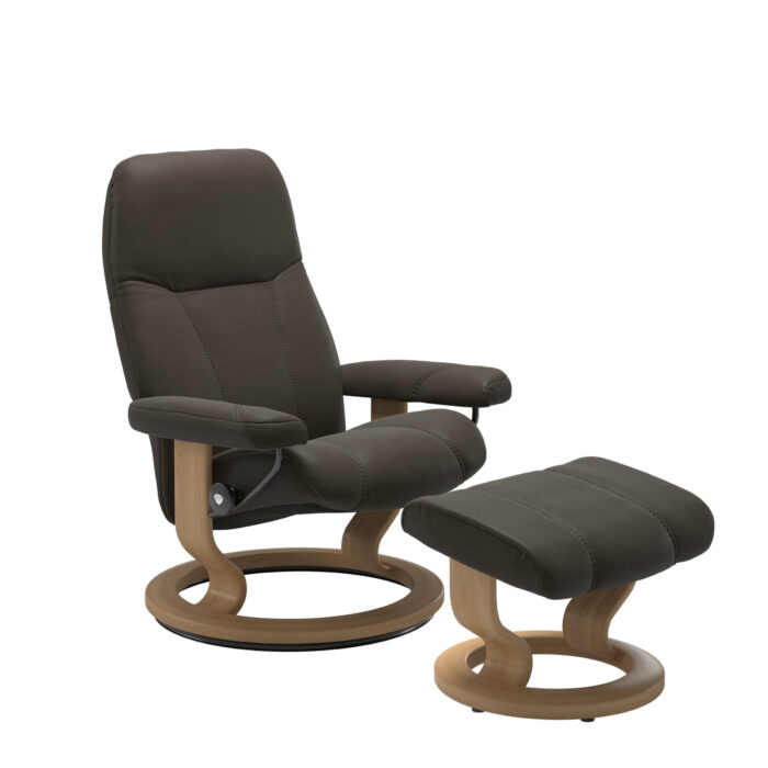consul-braun-eiche1.jpg Stressless Sessel Consul in braunem Batick-Leder mit Classic Untergestell in eichefarben gebeiztem Holz